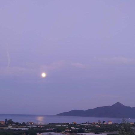 West Red Rock And View Leonidio Maisonette Studio Bagian luar foto