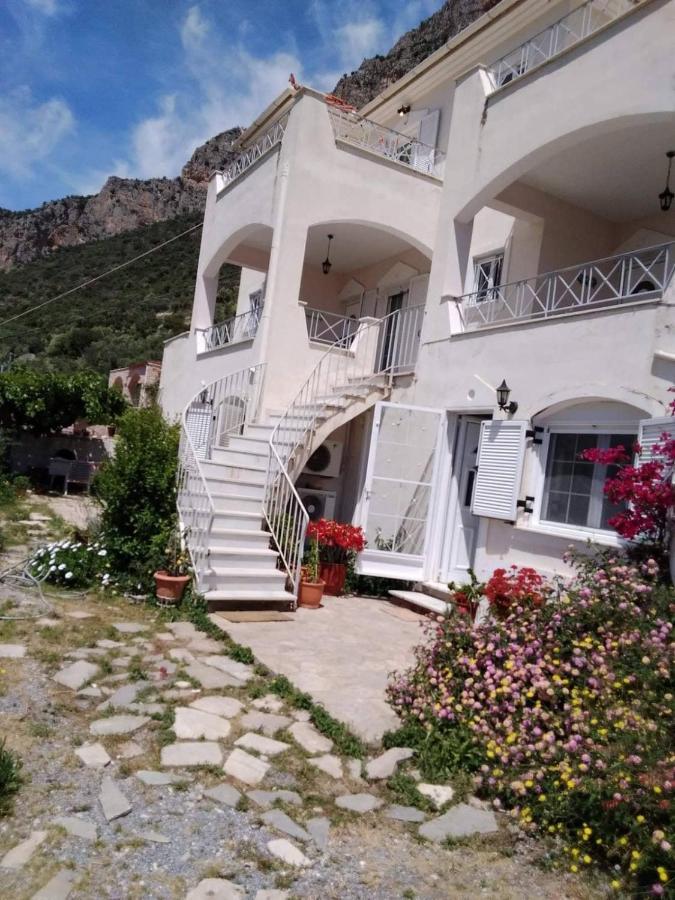 West Red Rock And View Leonidio Maisonette Studio Bagian luar foto