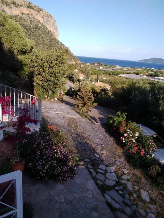 West Red Rock And View Leonidio Maisonette Studio Bagian luar foto